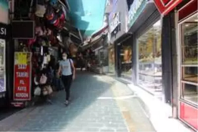 Yüzük alma bahanesi ile 5 bin TL değerinde yüzükleri çaldı Yüzük alma bahanesi ile 5 bin TL değerinde yüzükleri çaldı