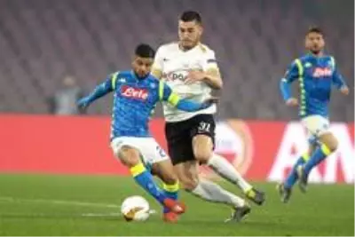 Zürih'li futbolcunun testi pozitif çıktı, maçlar ertelendi Zürih'li futbolcunun testi pozitif çıktı, maçlar ertelendi