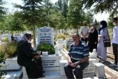 Ağaroğlu Ailesi oğullarını vatan uğruna şehit vermenin gururuyla yaşıyor Ağaroğlu Ailesi oğullarını vatan uğruna şehit vermenin gururuyla yaşıyor