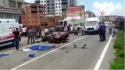 Aracıyla takla atan genç sürücü hayatını kaybetti, yakınları sinir krizleri geçirdi Aracıyla takla atan genç sürücü hayatını kaybetti, yakınları sinir krizleri geçirdi