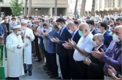 Bakan Soylu kayınpederini son yolculuğuna uğurladı