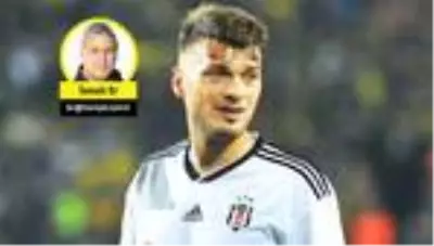 Beşiktaş'ta Adem Ljajic ve Umut Nayir hala karantinada! Beşiktaş'ta Adem Ljajic ve Umut Nayir hala karantinada!
