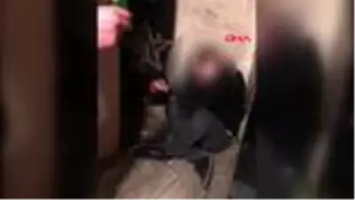 BEYLİKDÜZÜ’NDE EĞLENCE MEKANI SAHİBİNİ DARP ETTİKLERİ ANLARI KAMERAYA ALMIŞLAR