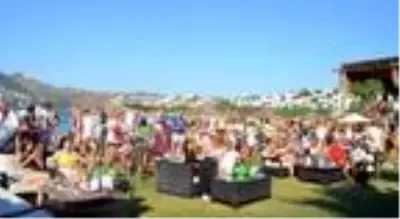 Demet Akalın, Bodrum'da sahne aldı Demet Akalın, Bodrum'da sahne aldı