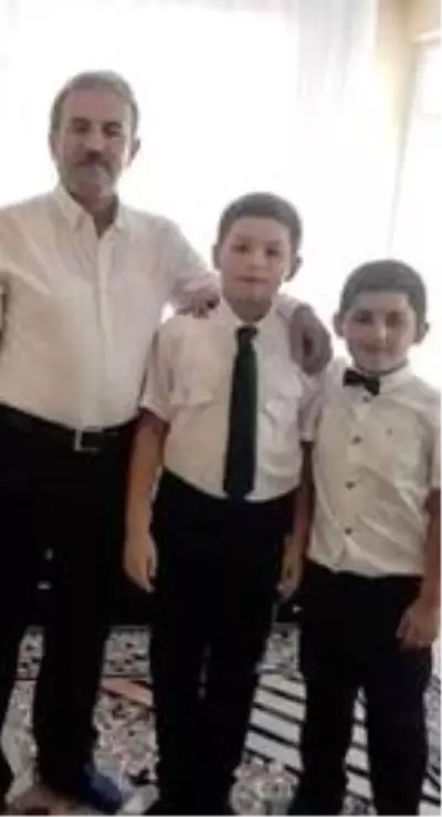 Denizde kurtarmak istediği 2 çocuğu ile boğuldu Denizde kurtarmak istediği 2 çocuğu ile boğuldu