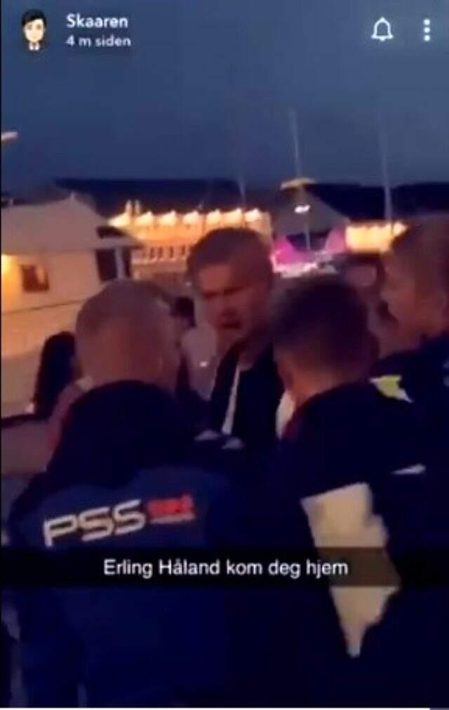 Dortmund'un genç yıldızı Erling Haaland, ülkesi Norveç'te gece kulübünden atıldı Dortmund'un genç yıldızı Erling Haaland, ülkesi Norveç'te gece kulübünden atıldı