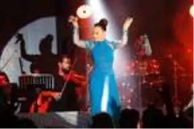 Ebru Gündeş'ten Bodrum'da çifte konser Ebru Gündeş'ten Bodrum'da çifte konser