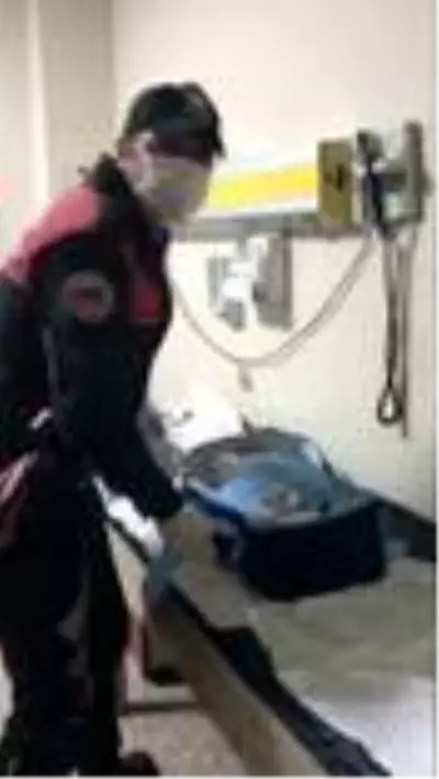 Fatih'te surların dibinde terk edilmiş bebek bulundu Fatih'te surların dibinde terk edilmiş bebek bulundu