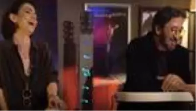Fettah Can isminin hikayesini Çok Akustik' te anlattı... Fettah Can isminin hikayesini Çok Akustik' te anlattı...