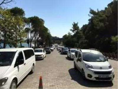 Günübirlik tatilciler milli parka girmek için sabah 6'da kuyruğa girdiler