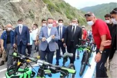 Hatay'da Samandağ-Arsuz yolu açıldı Hatay'da Samandağ-Arsuz yolu açıldı