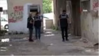 İzmir’de bıçaklandığı ileri sürülen kadın hastanede öldü