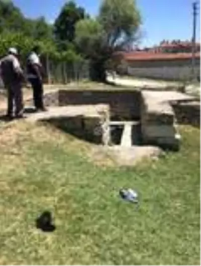 2 çocuk, eğlenmek için girdikleri su kuyusunda boğuldu 2 çocuk, eğlenmek için girdikleri su kuyusunda boğuldu