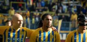 Gerson: Kulusic ile kavga eden Gerson Rodrigues, Galatasaray maçının kadrosundan çıkarıldı Gerson: Kulusic ile kavga eden Gerson Rodrigues, Galatasaray maçının kadrosundan çıkarıldı