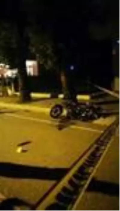 Sakarya'da spor otomobil ile motosiklet çarpıştı: 1 ölü, 2 yaralı Sakarya'da spor otomobil ile motosiklet çarpıştı: 1 ölü, 2 yaralı