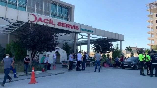 Şanlıurfa'da silahlı kavgada kan döküldü: 1 ölü, 5 yaralı Şanlıurfa'da silahlı kavgada kan döküldü: 1 ölü, 5 yaralı