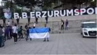 SPOR BB Erzurumsporlu taraftarlardan meşaleli kutlama SPOR BB Erzurumsporlu taraftarlardan meşaleli kutlama