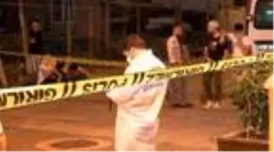 Sultangazi'de iş yerine silahlı saldırı: 3 yaralı Sultangazi'de iş yerine silahlı saldırı: 3 yaralı
