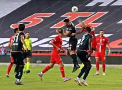 Süper Lig: Fraport TAV Antalyaspor: 1Aytemiz Alanyaspor: 0 (İlk yarı)