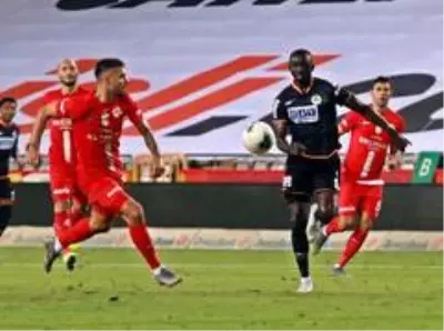 Süper Lig: Fraport TAV Antalyaspor: 1Aytemiz Alanyaspor: 0 (İlk yarı)