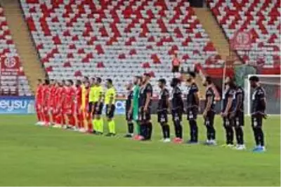 Süper Lig: Fraport TAV Antalyaspor: 1Aytemiz Alanyaspor: 0 (İlk yarı)