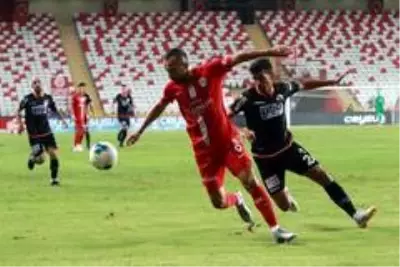 Süper Lig: Fraport TAV Antalyaspor: 1Aytemiz Alanyaspor: 0 (İlk yarı)
