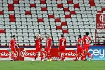 Süper Lig: Fraport TAV Antalyaspor: 1Aytemiz Alanyaspor: 0 (İlk yarı)