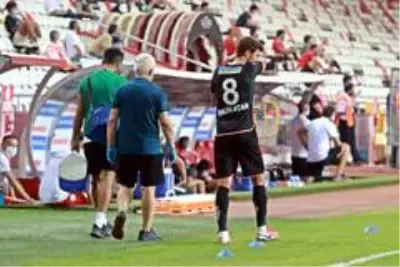 Süper Lig: Fraport TAV Antalyaspor: 1Aytemiz Alanyaspor: 0 (İlk yarı)