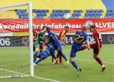 Süper Lig: MKE Ankaragücü: 0 Galatasaray: 0 (İlk yarı)