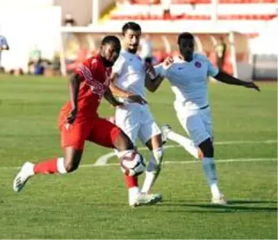 TFF 1. Lig: Ümraniyespor: 2 Adana Demirspor: 3 TFF 1. Lig: Ümraniyespor: 2 Adana Demirspor: 3