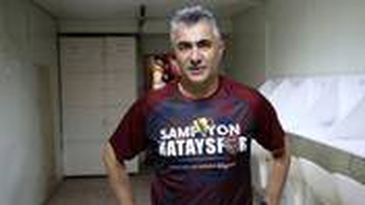 Üst üste 3. sezonda çalıştırdığı takımı Süper Lig'e çıkaran Mehmet Altıparmak, kırılması güç bir rekora imza attı