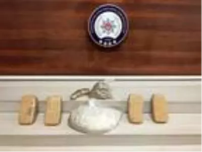 Van'da otobüs terminalinde 4 kilo 896 gram uyuşturucu ele geçirildi Van'da otobüs terminalinde 4 kilo 896 gram uyuşturucu ele geçirildi
