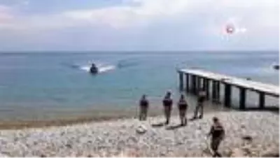 Van Gölü'nde çıkarılan ceset sayısı 23'ü buldu Van Gölü'nde çıkarılan ceset sayısı 23'ü buldu
