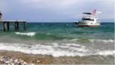Van Gölü'nde çıkarılan ceset sayısı 26'ya yükseldi Van Gölü'nde çıkarılan ceset sayısı 26'ya yükseldi