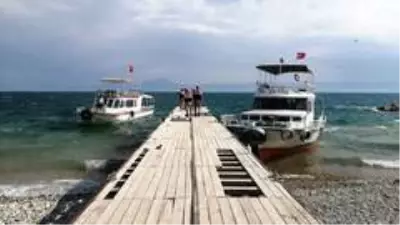 Van Gölü'nde çıkarılan ceset sayısı 26'ya yükseldi Van Gölü'nde çıkarılan ceset sayısı 26'ya yükseldi