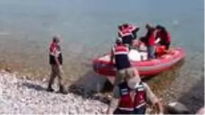 Van Gölü'nde teknenin batması sonucu kaybolan 2 kişinin daha cesedi bulundu (2) Van Gölü'nde teknenin batması sonucu kaybolan 2 kişinin daha cesedi bulundu (2)