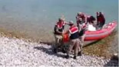 Van Gölü'nde teknenin batması sonucu kaybolan 2 kişinin daha cesedi bulundu (2) Van Gölü'nde teknenin batması sonucu kaybolan 2 kişinin daha cesedi bulundu (2)