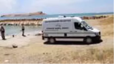 Van Gölü'nde teknenin batması sonucu kaybolan 2 kişinin daha cesedi bulundu Van Gölü'nde teknenin batması sonucu kaybolan 2 kişinin daha cesedi bulundu