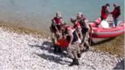 Van Gölü'nde teknenin batması sonucu kaybolan 2 kişinin daha cesedi bulundu (2) Van Gölü'nde teknenin batması sonucu kaybolan 2 kişinin daha cesedi bulundu (2)