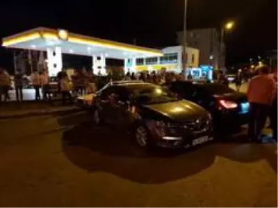 4 otomobilin karıştığı kazada 2 kişi yaralandı