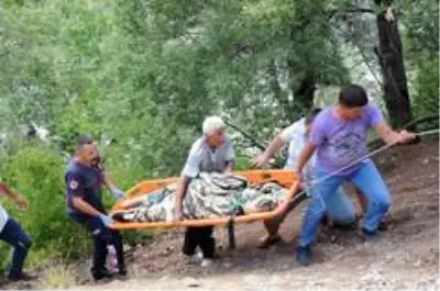 Alanya'da otomobil uçuruma yuvarlandı: 3 ölü, 4 yaralı