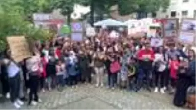 Son dakika haber | Almanya’da Türk ailenin çocuklarını vermeyi reddeden Gençlik Dairesi’ne protesto