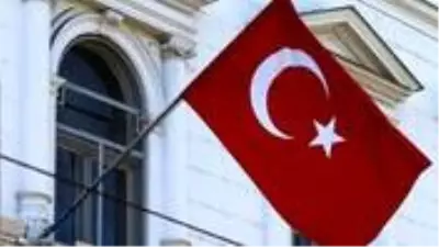 Ayasofya kararını hazmedemeyen İsrailli bir grup, Türk bayrağı yaktı
