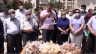 Ayasofya'nın ibadete açılmasından dolayı vatandaşlara lokma dağıtıldı Ayasofya'nın ibadete açılmasından dolayı vatandaşlara lokma dağıtıldı