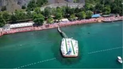 Barış plajı yoğun ilgi görüyor