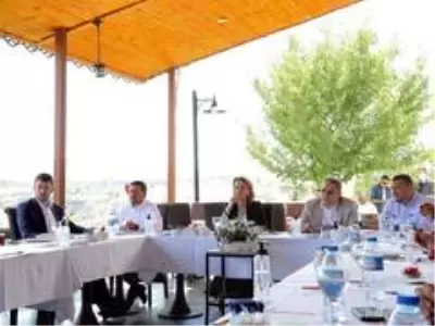 Belediye Başkanı Arı, koordinasyon toplantısına katıldı Belediye Başkanı Arı, koordinasyon toplantısına katıldı