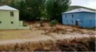Bingöl'de sağanak sele dönüştü; çok sayıda evi su bastı Bingöl'de sağanak sele dönüştü; çok sayıda evi su bastı