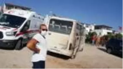 Bodrum'da çıkan yangında 3 minibüs kullanılamaz hale geldi, 15 tavuk öldü Bodrum'da çıkan yangında 3 minibüs kullanılamaz hale geldi, 15 tavuk öldü