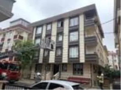 Çekmeköy'de 3 katlı binada yangın Çekmeköy'de 3 katlı binada yangın