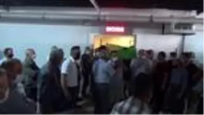 Denizde boğulan baba ve iki oğlunun cenazeleri toprağa verildi Denizde boğulan baba ve iki oğlunun cenazeleri toprağa verildi